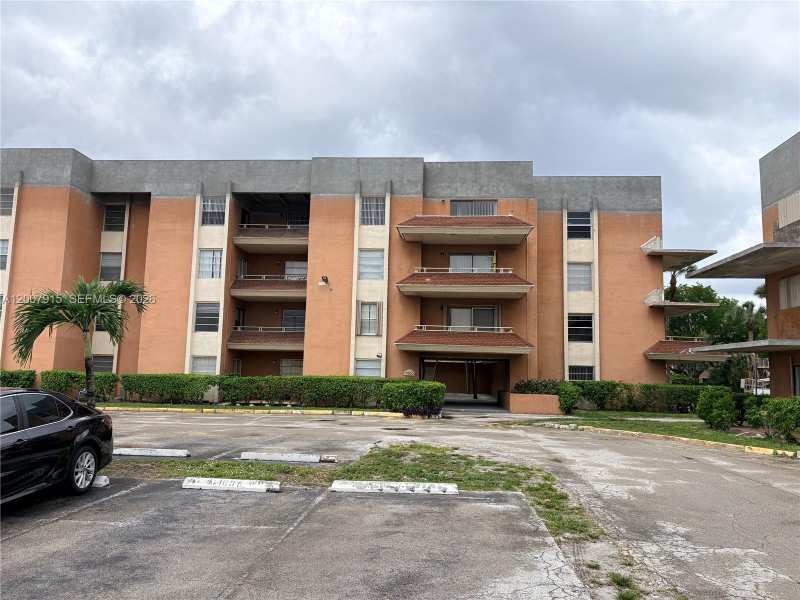 17600 NW 68th Ave # B2004, Hialeah FL 33015
