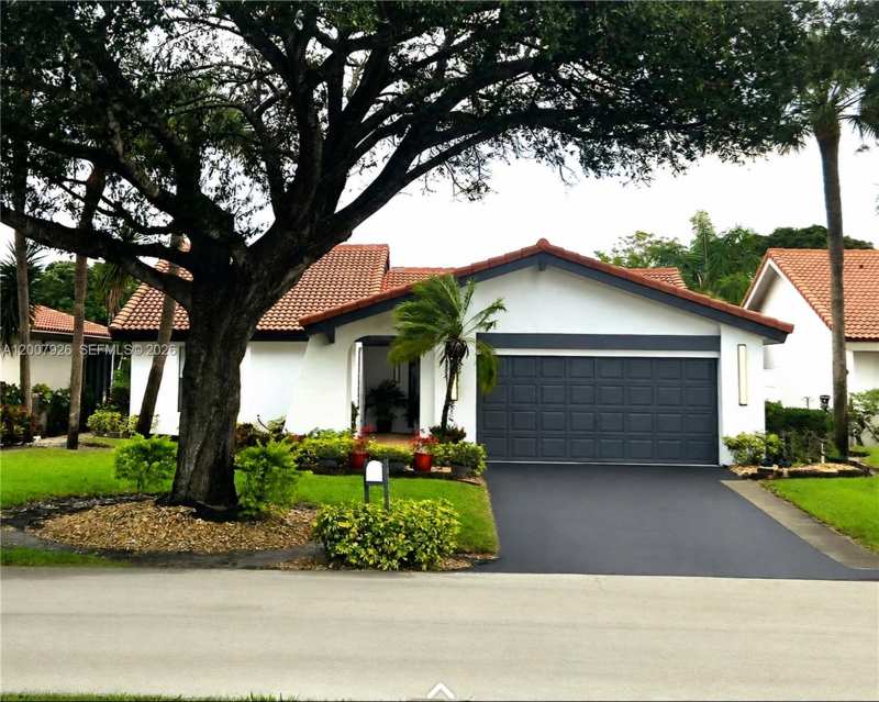 5551 Lakeview Mews Dr, Boynton Beach FL 33437