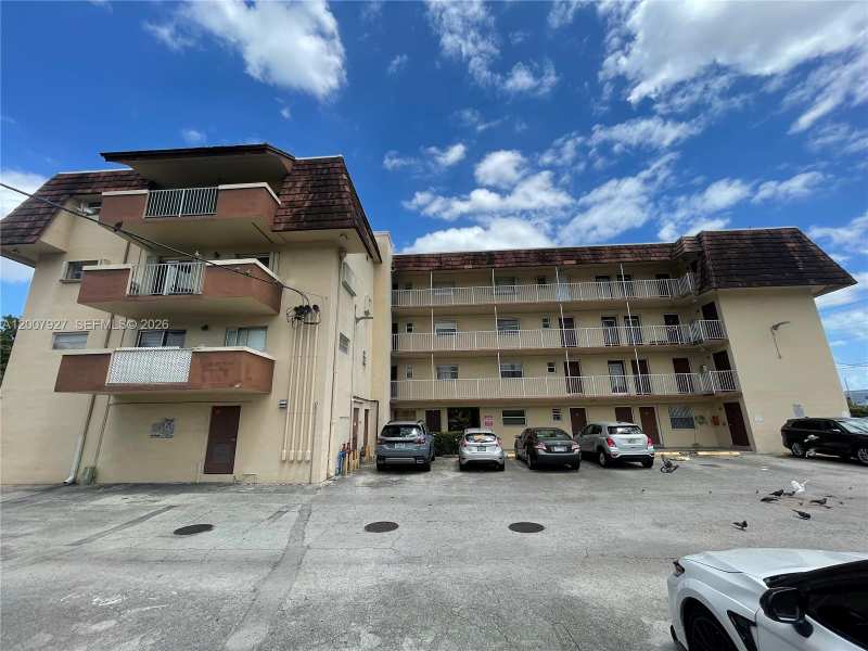 680 Miller Dr # W401, Miami Springs FL 33166