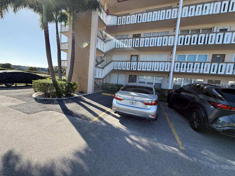313 Greenbrier B, West Palm Beach FL 33417