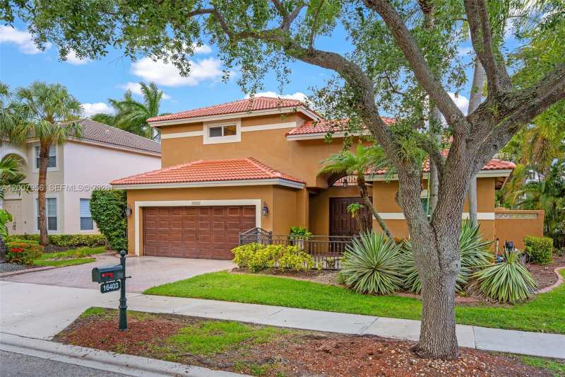 16403 Diamond Head Dr, Weston FL 33331
