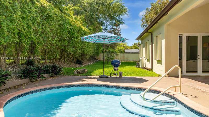 14831 SW 95th Ct, Miami FL 33176