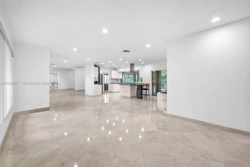 3441 N Hills Dr # 00, Hollywood FL 33021