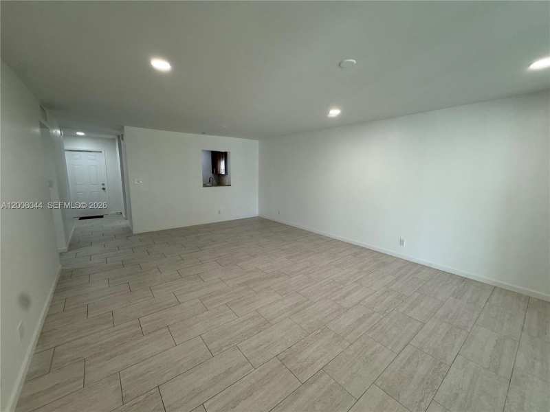 609 NE 14th Ave # 108, Hallandale Beach FL 33009