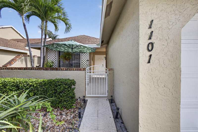 1101 Maplewood Drive, FL 33415