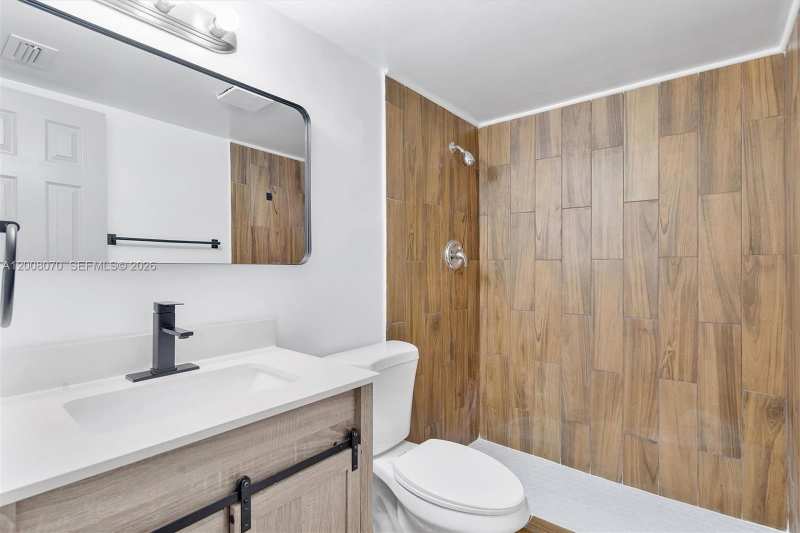 1715 N 16th Ave # 115, Hollywood FL 33020