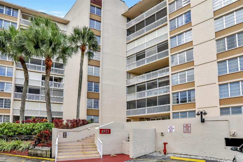 6921 Environ Boulevard # 6o, Lauderhill FL 33319