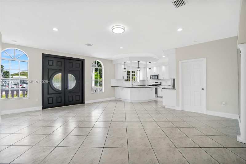 2850 NW 5th St, Miami FL 33125