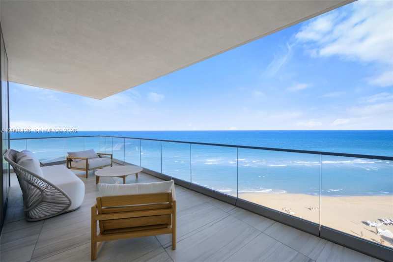 18975 Collins Ave # 700, Sunny Isles Beach FL 33160