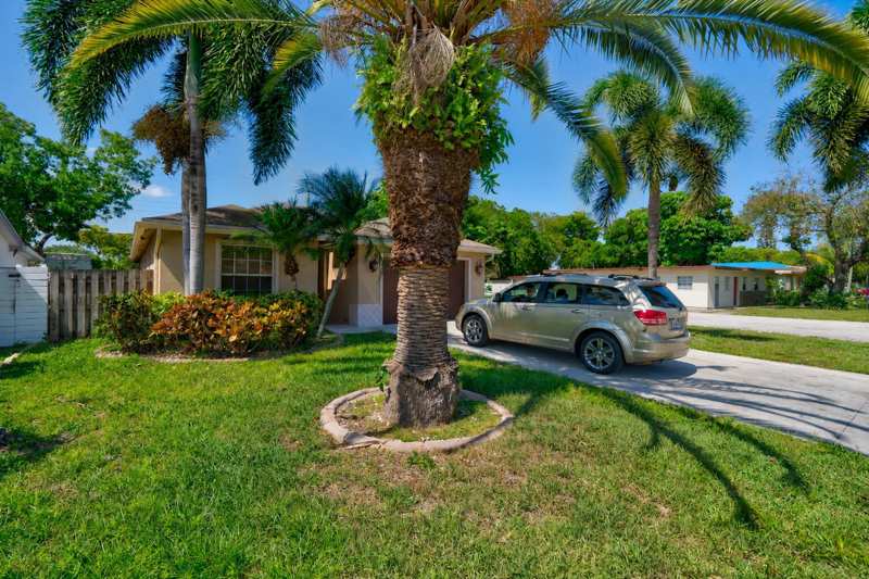 2241 NW 3rd Street, Pompano Beach FL 33069