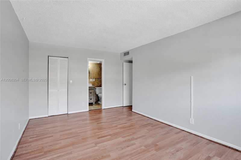 2201 NW 41st Ave # 208, Lauderhill FL 33313