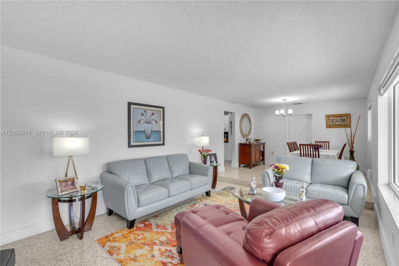 11206 SW 1st St, Sweetwater FL 33174