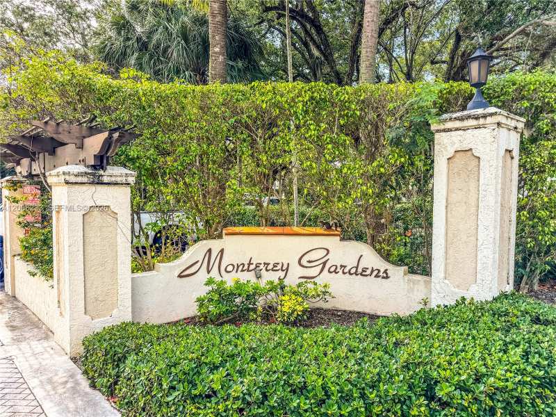 8605 SW 68th Ct # 7, Pinecrest FL 33156