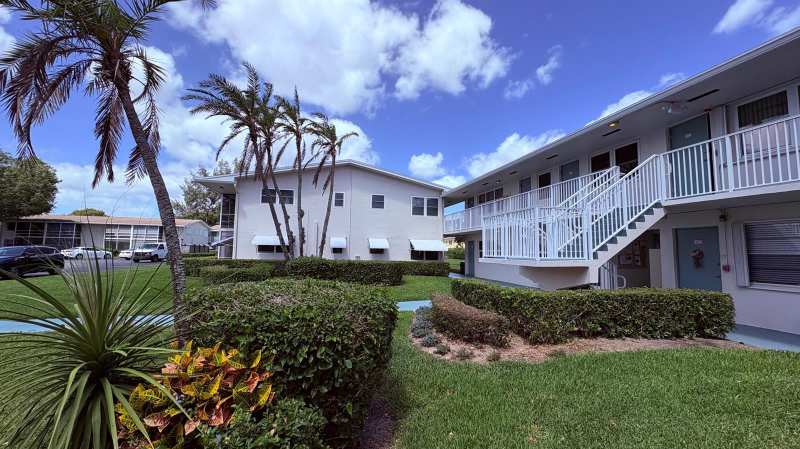 200 Horizon W # 102, Boynton Beach FL 33435