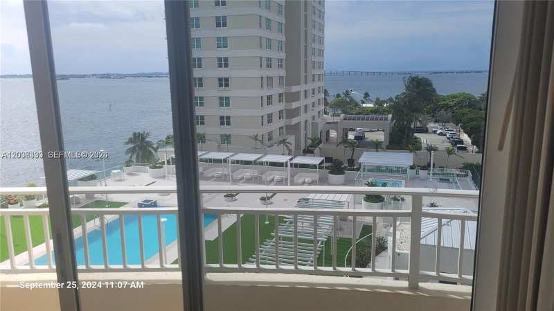 770 Claughton Island Dr # 810, Miami FL 33131