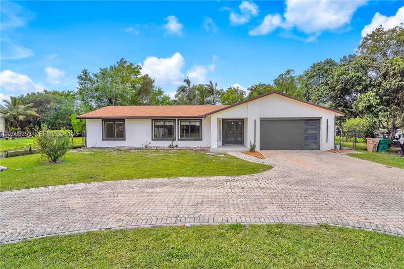 4700 SW 110th Ave, Davie FL 33328