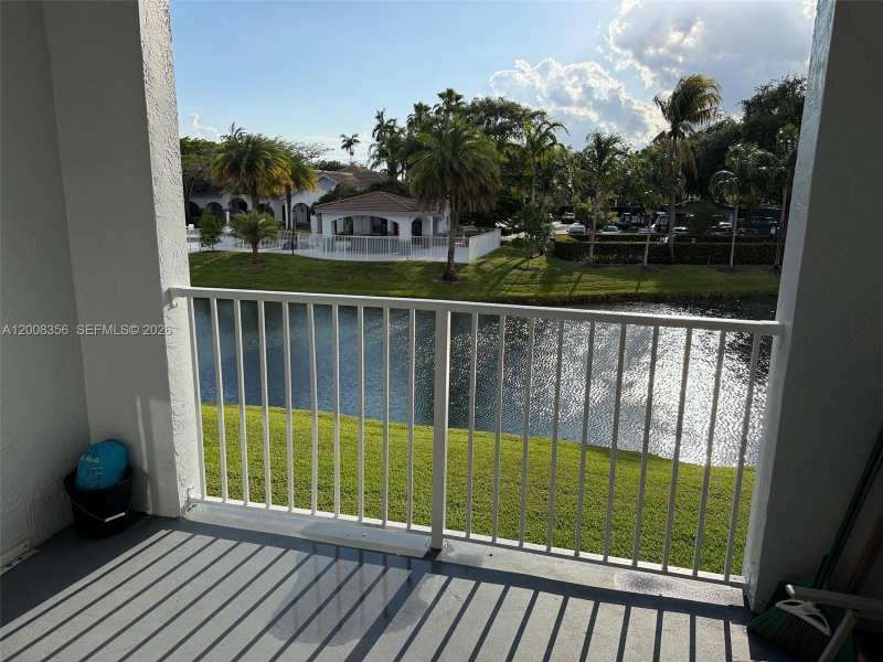 2600 S University Dr # 226, Davie FL 33328