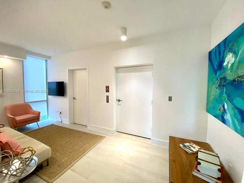 16385 Biscayne Blvd # 2721, North Miami Beach FL 33160