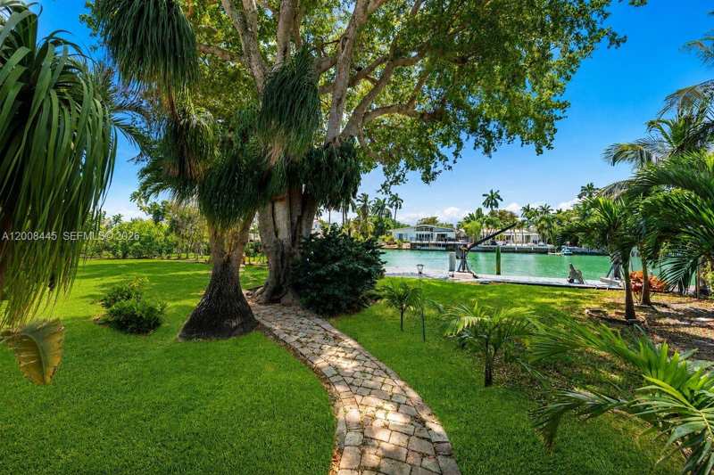 540 S Shore Dr, Miami Beach FL 33141