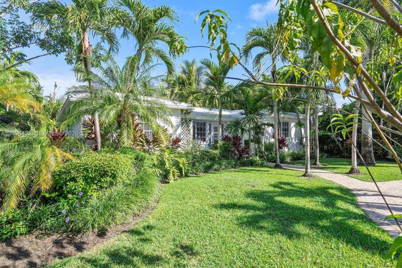 1099 NE 97th St, Miami Shores FL 33138