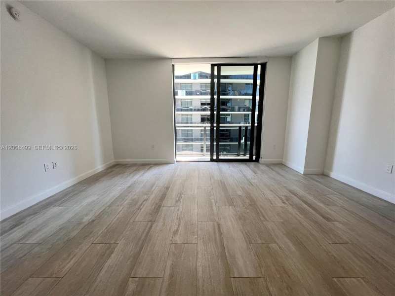 55 SW 9th St # 2702, Miami FL 33130