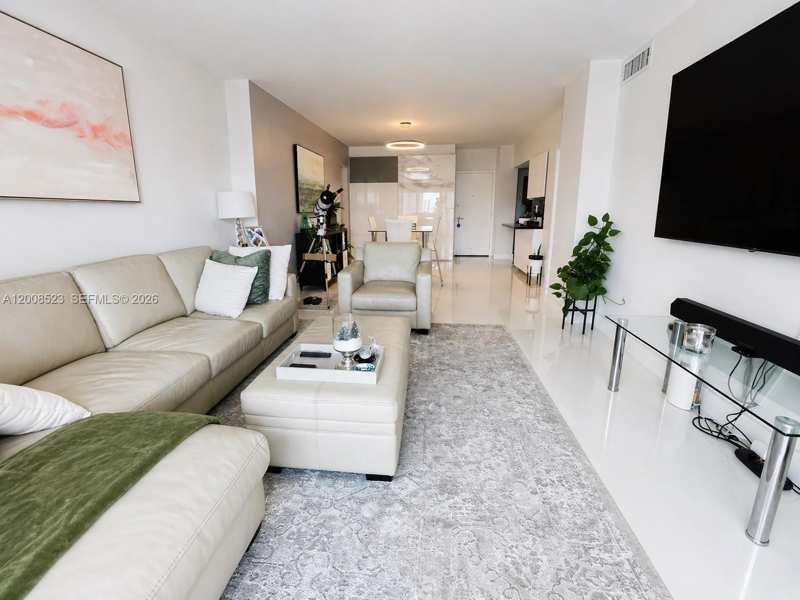300 Bayview Dr, Sunny Isles Beach FL 33160
