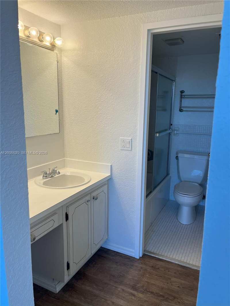 3660 NE 166th St # 305, North Miami Beach FL 33160