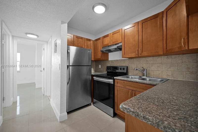 563 SW Kathy Ct, Margate FL 33068