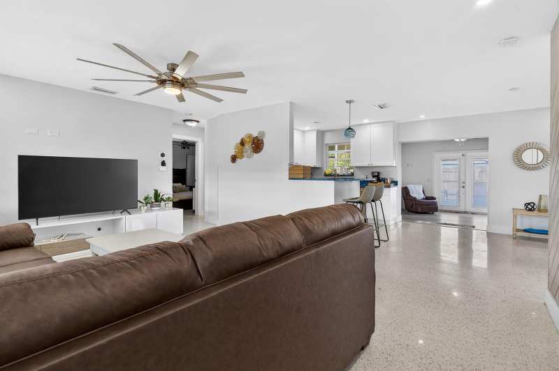 1123 SE 2nd Avenue, Deerfield Beach FL 33441