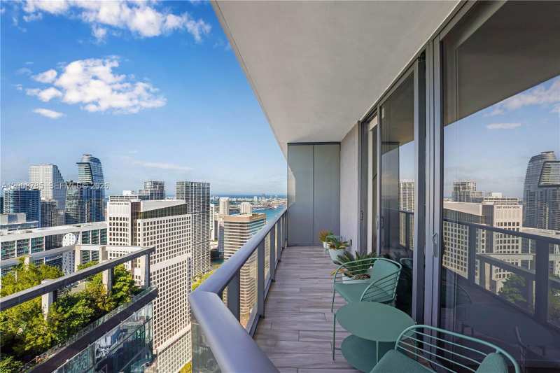 801 S Miami Ave # 5206, Miami FL 33130