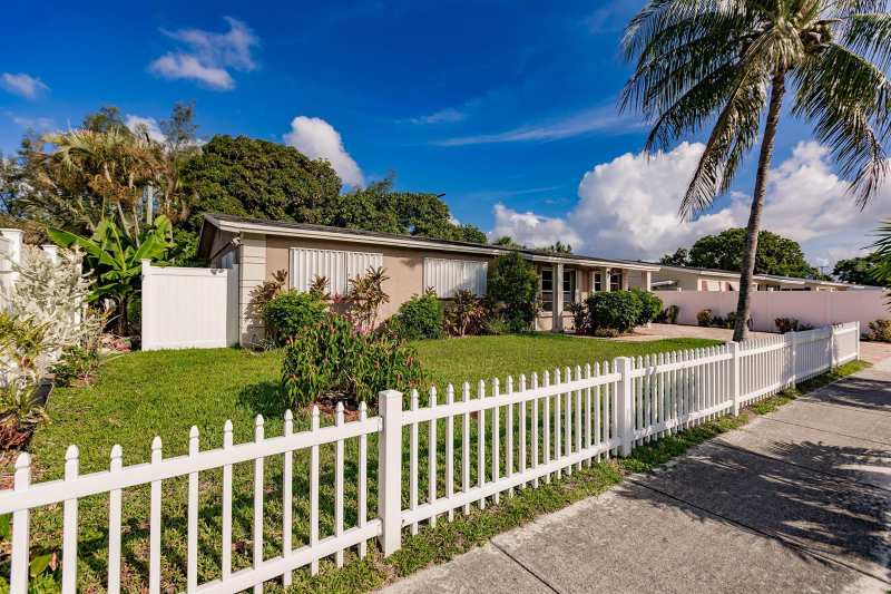 4241 NE 1st Terrace, Pompano Beach FL 33064