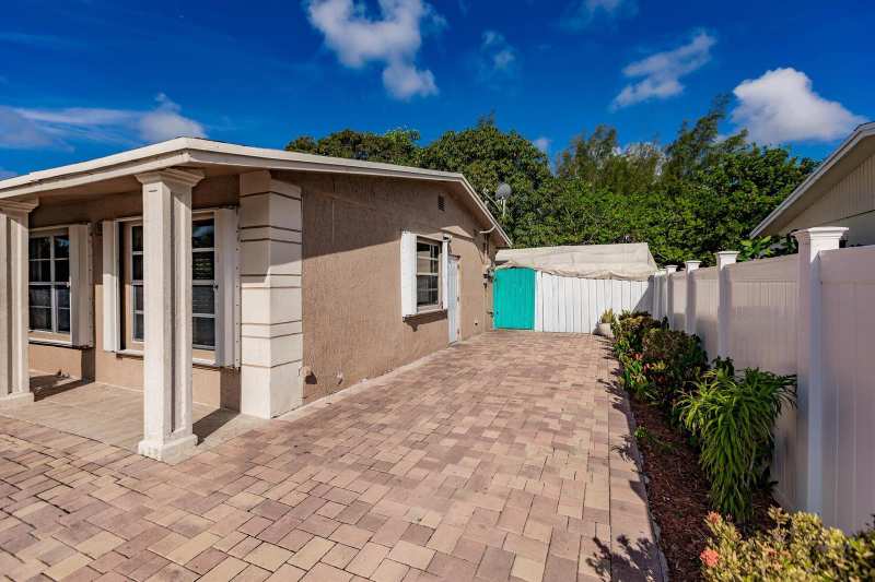 4241 NE 1st Terrace, Pompano Beach FL 33064