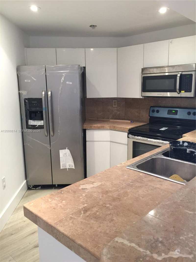 9711 Fontainebleau Blvd # D101, Miami FL 33172