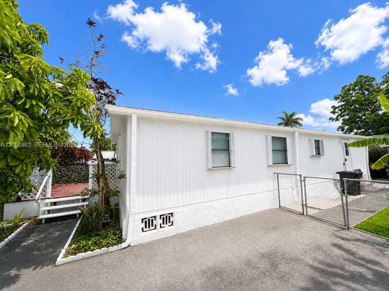 3028 SW 50th St # 0, Dania Beach FL 33312