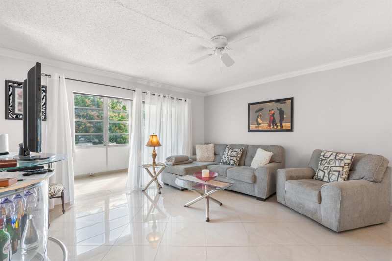 4191 NW 41st Street # 214, Lauderdale Lakes FL 33319