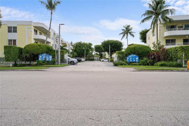 10795 SW 108th Ave # 201, Miami FL 33176