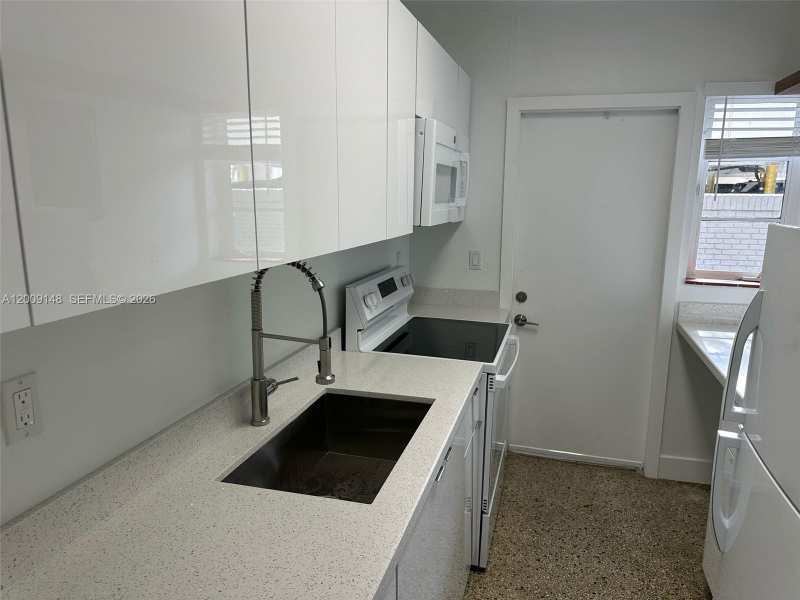 417 SE 14th Ct # 2, Fort Lauderdale FL 33316
