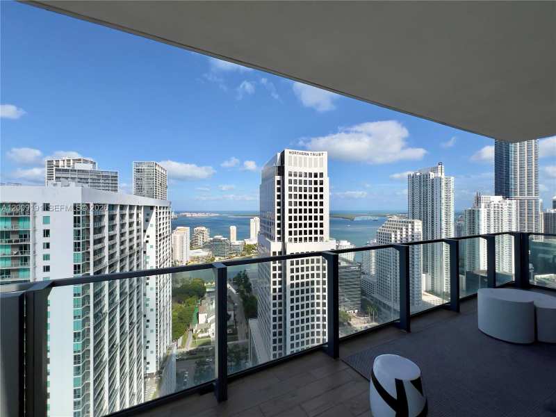 68 SE 6th St # 3611, Miami FL 33131