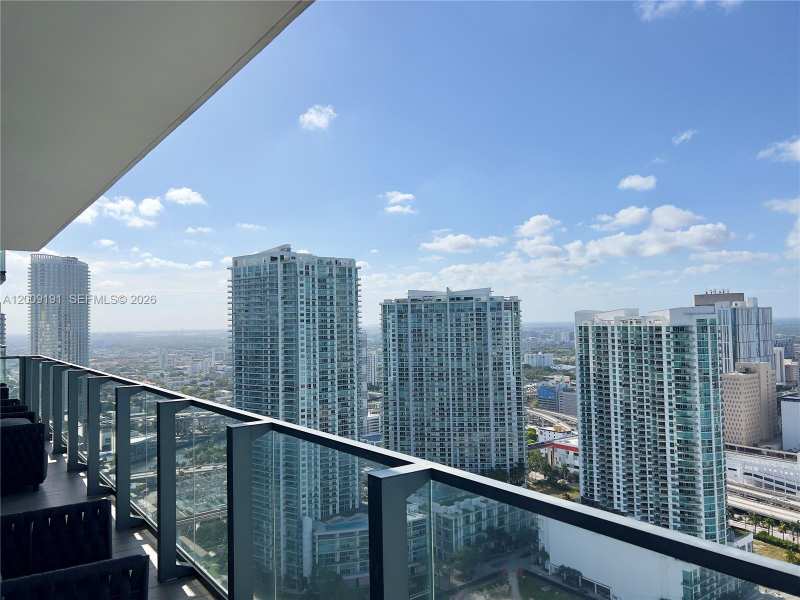 68 SE 6th St # 3611, Miami FL 33131