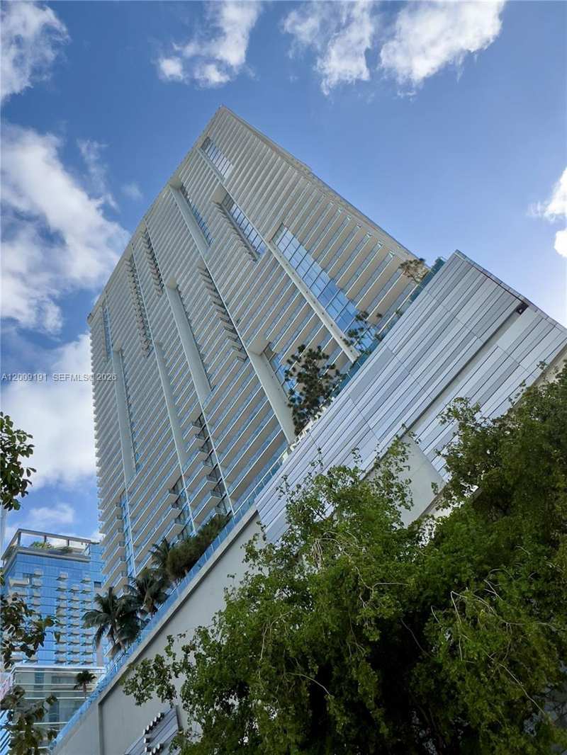 68 SE 6th St # 3611, Miami FL 33131