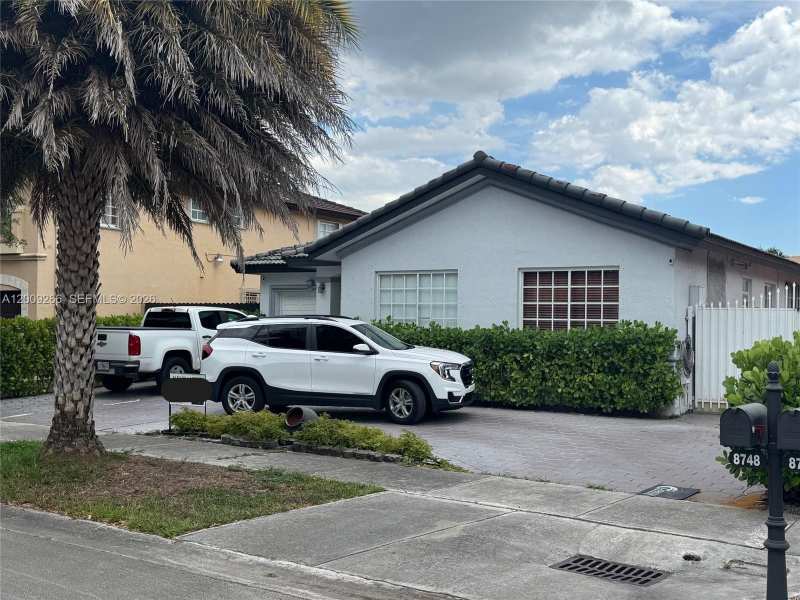 8748 NW 143rd Ter, Miami Lakes FL 33018