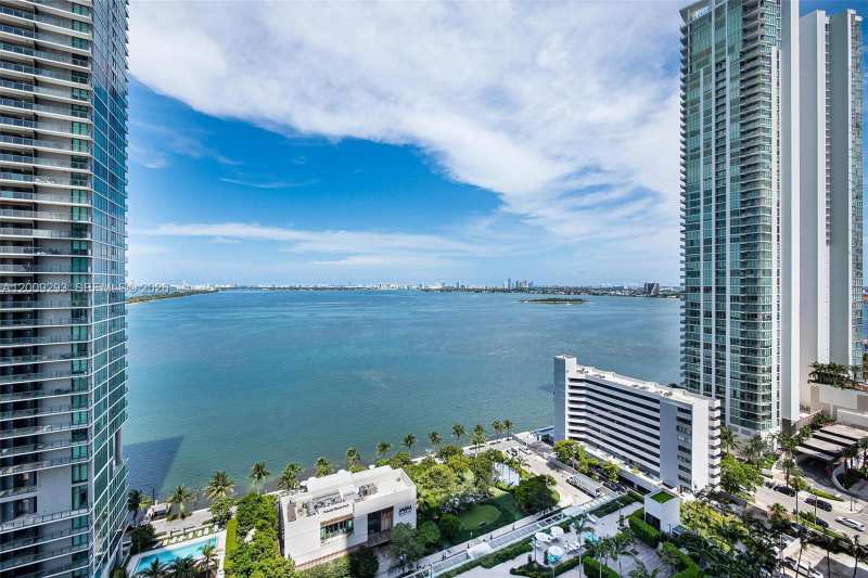 650 NE 32nd St # 2101, Miami FL 33137
