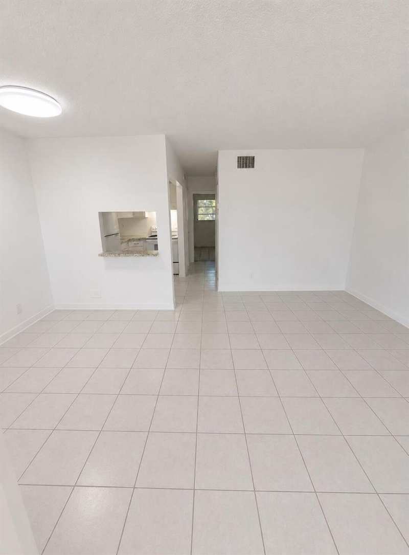 1150 NE 17th Court # 15, Fort Lauderdale FL 33305