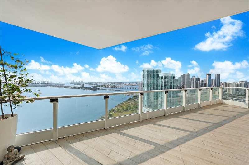 2020 N Bayshore Dr # 3902, Miami FL 33137