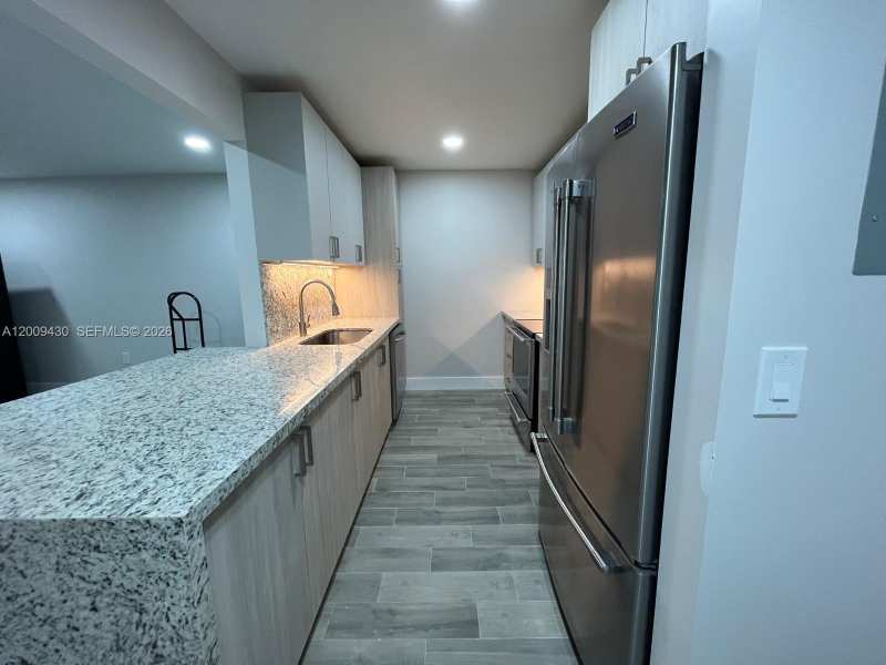 8425 NW 8th St # 303, Miami FL 33126