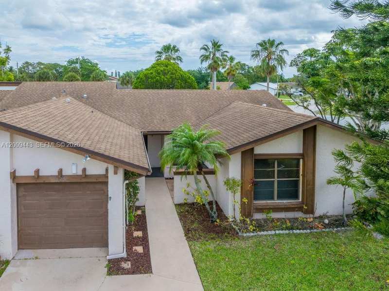 6125 Elsinore Cir, Green Acres FL 33463