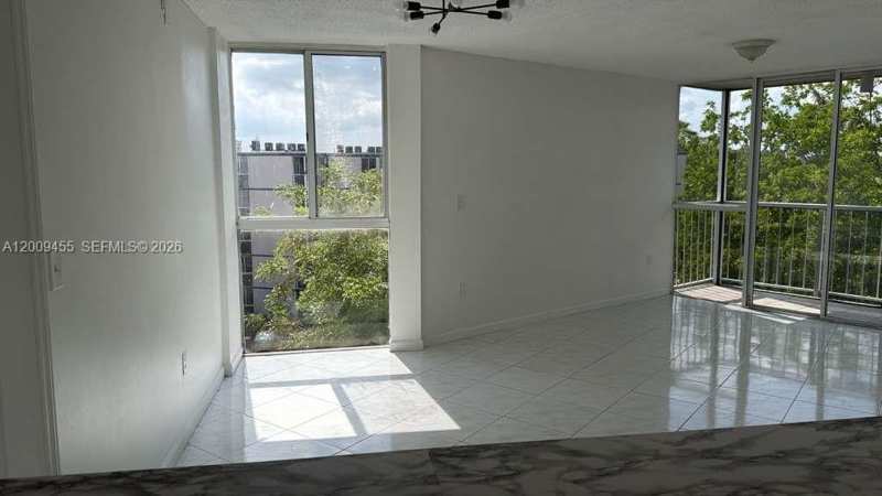 6995 NW 186th St # E507, Hialeah FL 33015