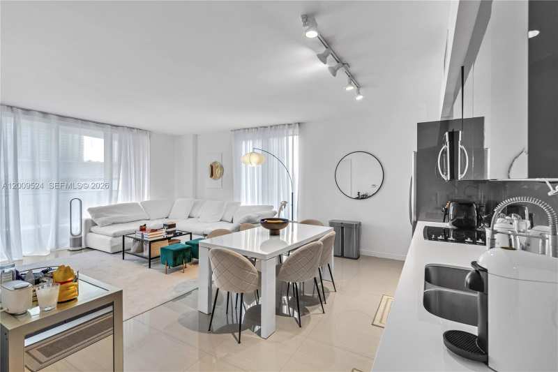 31 SE 6th St # 702, Miami FL 33131