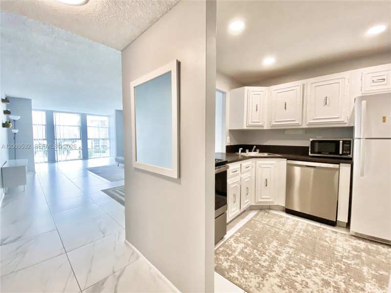601 Three Islands Blvd # 314, Hallandale Beach FL 33009