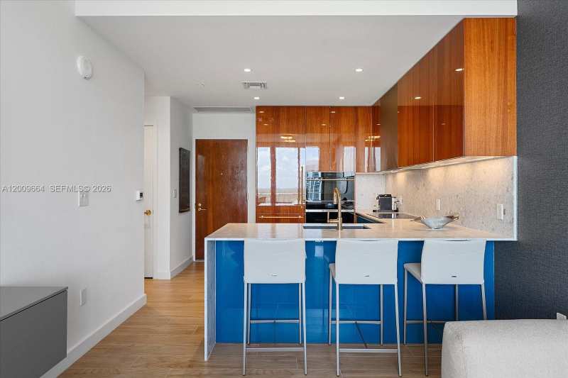 2678 Tigertail Ave # 1703, Miami FL 33133